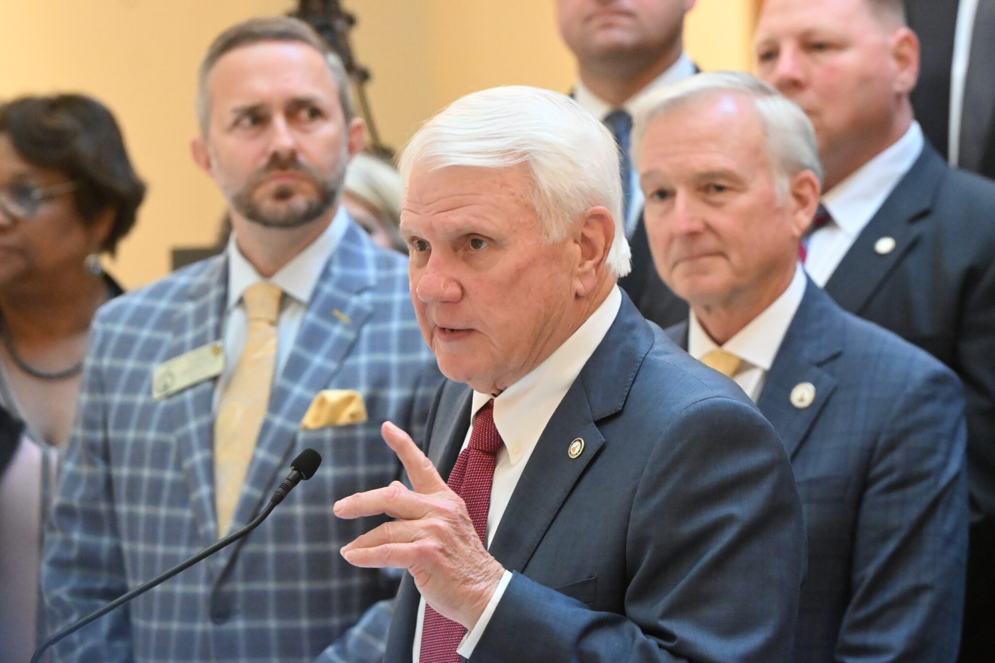 Lawmakers approve cuts to Georgia’s income tax rate but property tax plan tumbles 